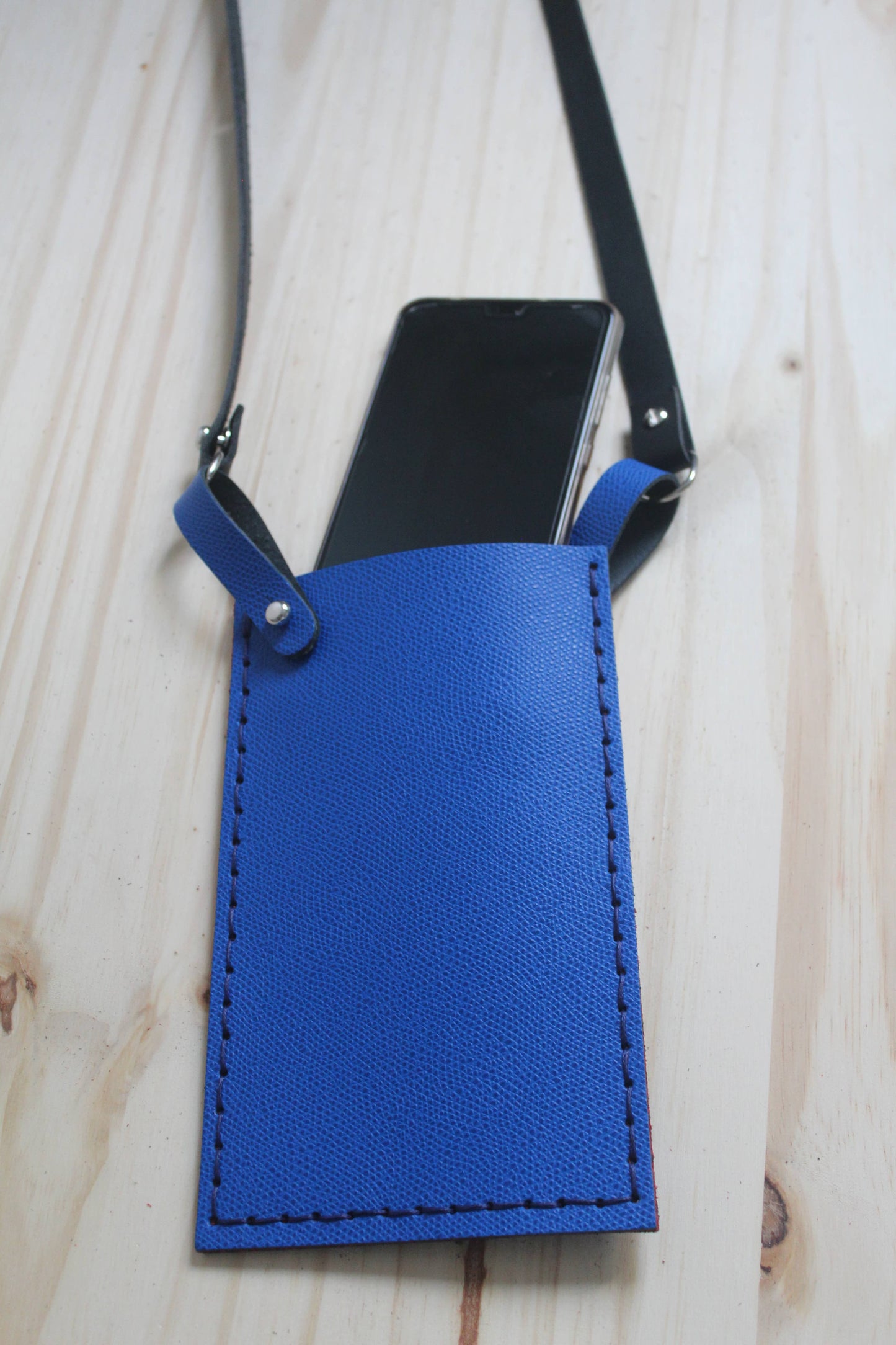 Eclair | Porte-téléphone fini personnalisable