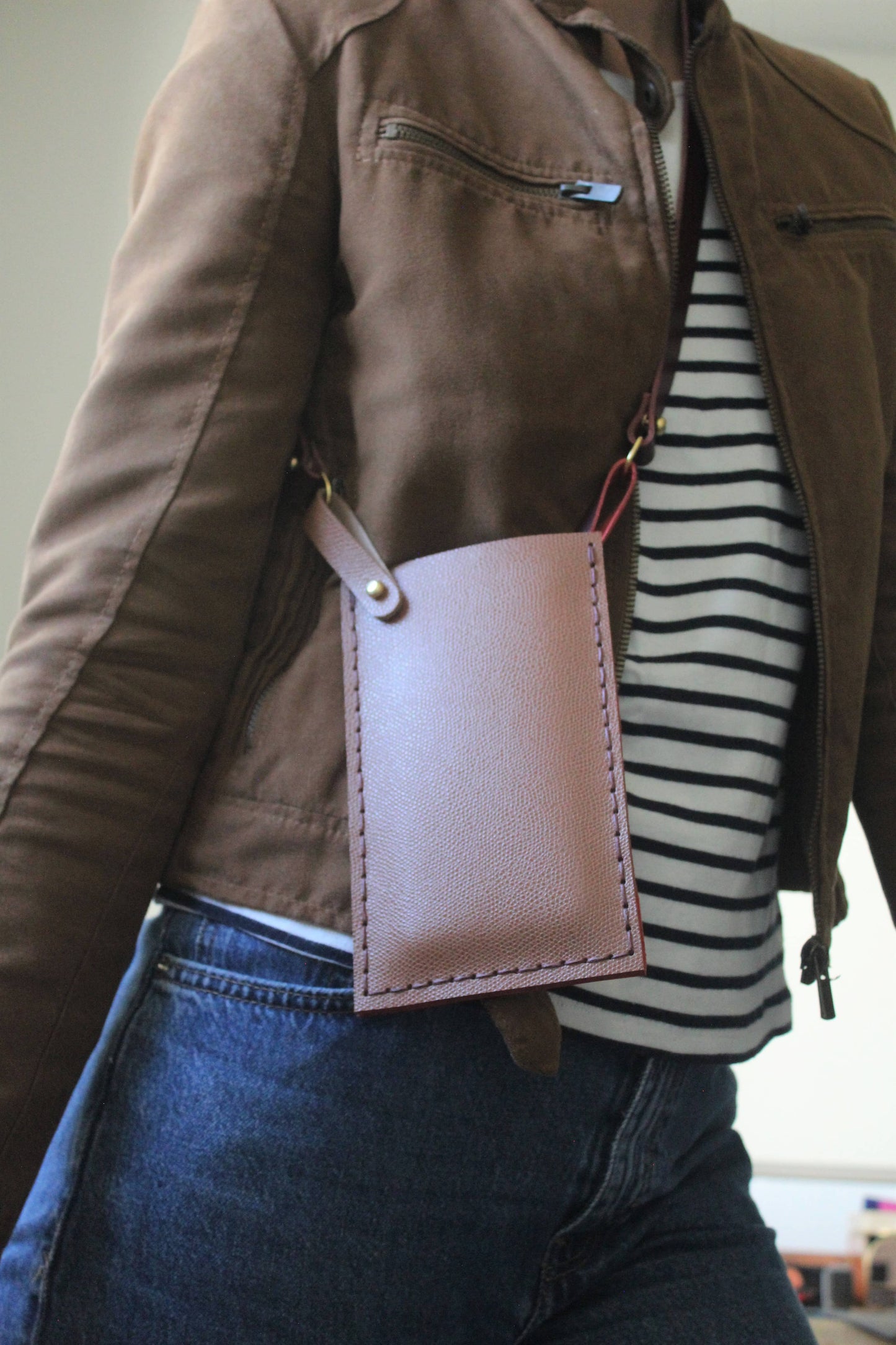 Eclair | Porte-téléphone fini personnalisable