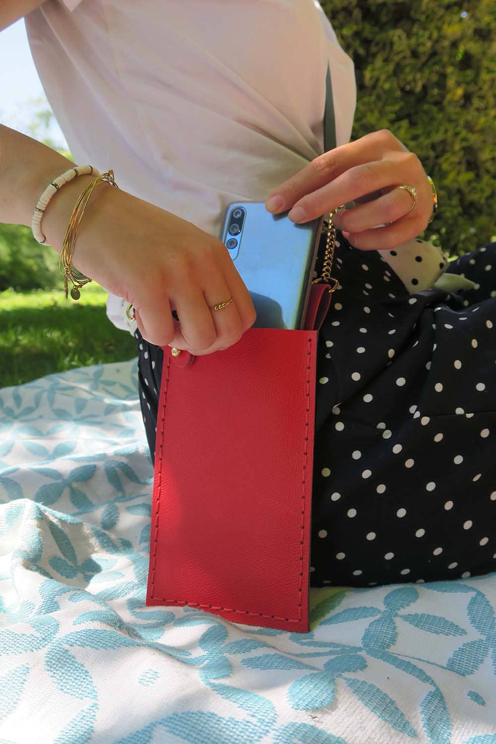 Eclair | Porte-téléphone fini personnalisable